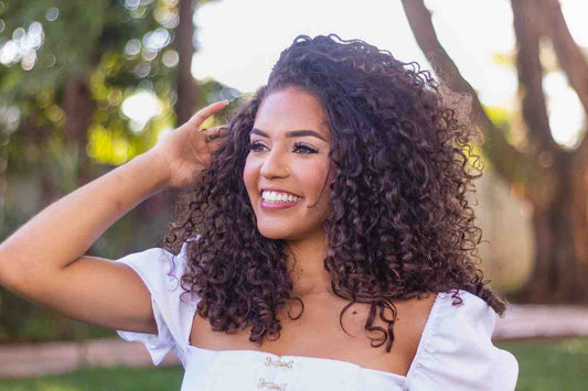 Comment Démêler les Cheveux Bouclés Sans les Abîmer