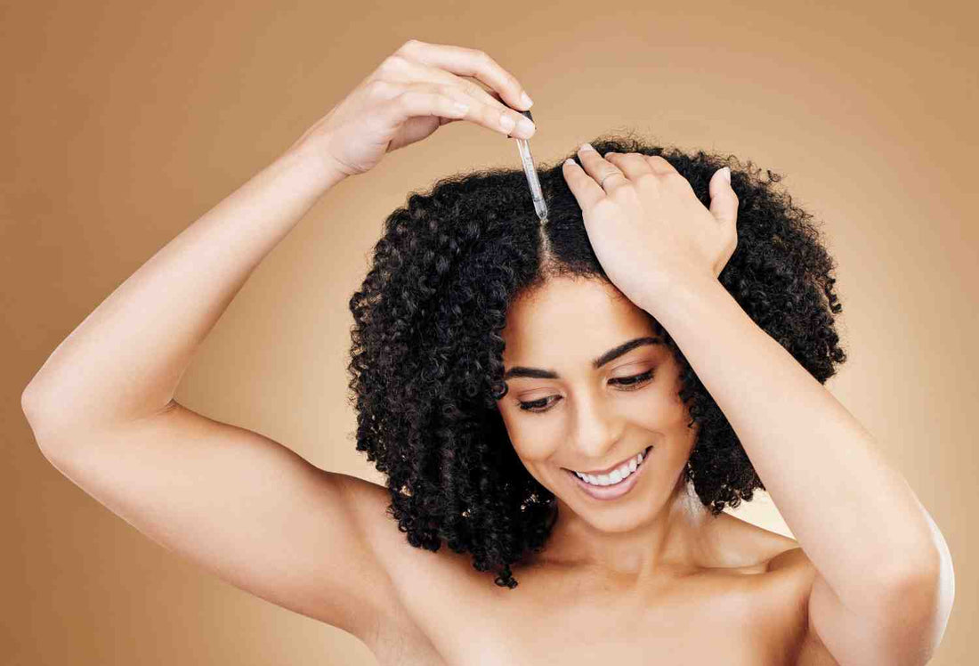 Cheveux à forte porosité : causes, signes et soins adaptés